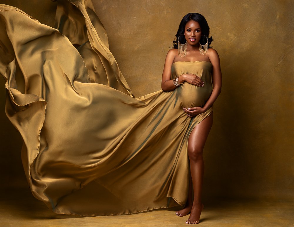 10 Best Maternity Poses for Beautiful Pregnancy Photos