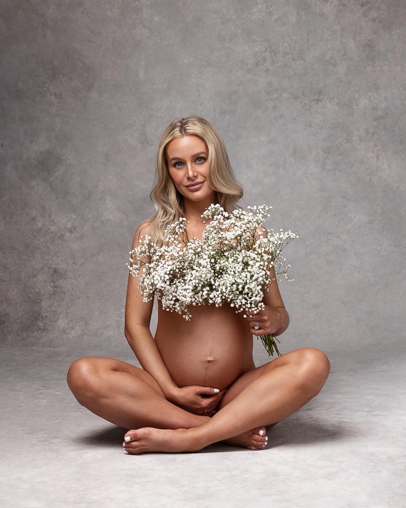 Beautiful | Maternity photography poses, Maternity photography poses  outdoors, Single mom maternity photography