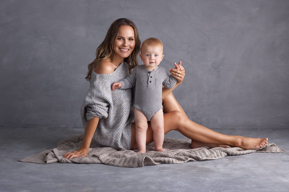 My 3 Favorite Poses with Mom - candiceswansonphotography.com