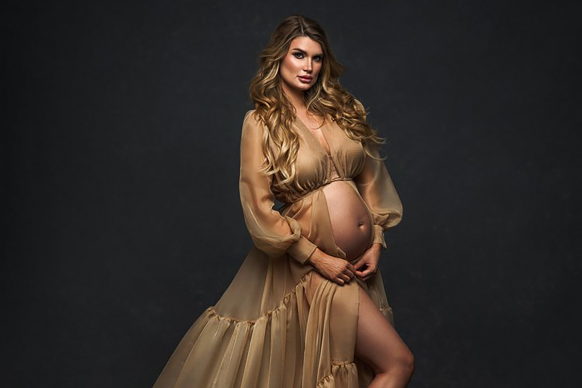 Best Week for Maternity Photoshoot - Oxana Alex Photography